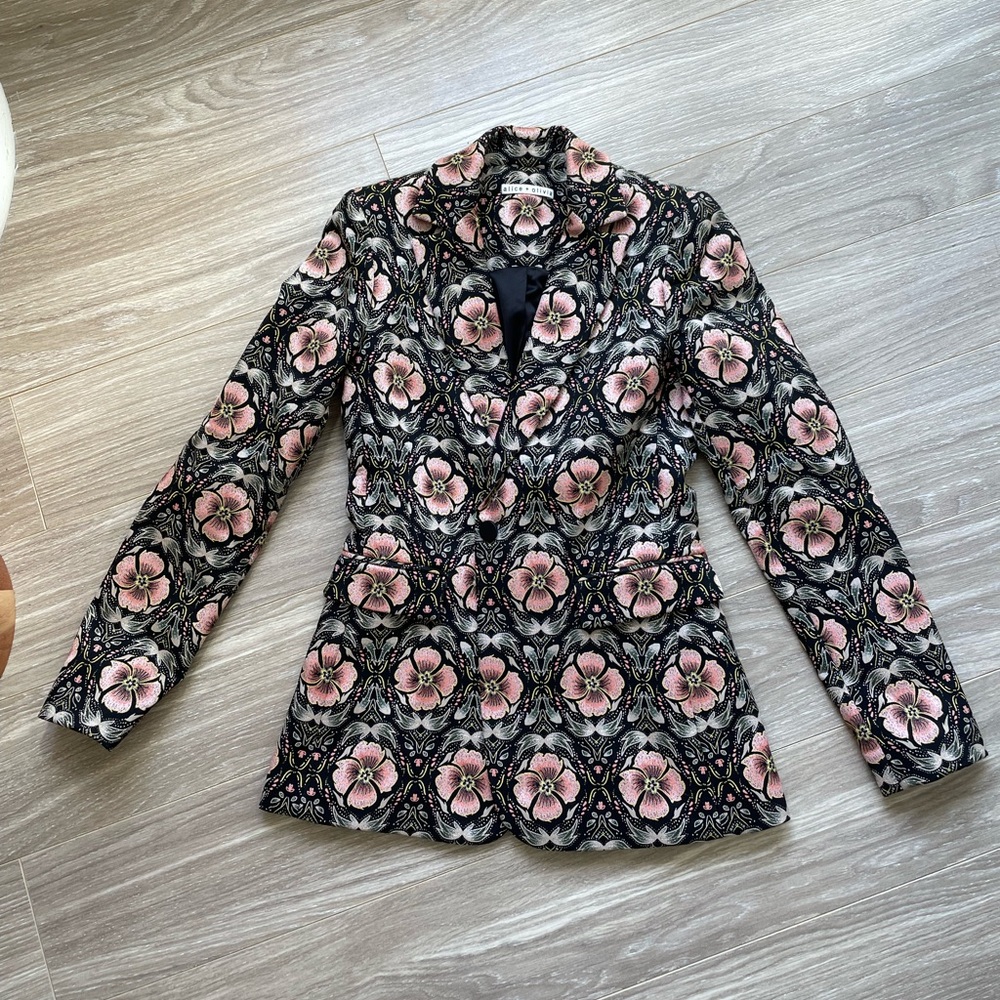 Alice + Olivia Macey Floral Print Blazer Sz 0 EUC Peach and Black - Picture 2 of 13